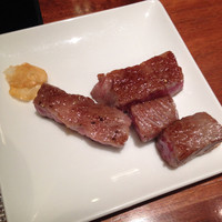 神戸プレジール 本店 - 神戸ビーフのおすすめ部位のミニステーキ