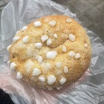 amam dacotan - レアメロンパン　320円