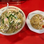 五臓六腑 - 料理写真:「タンメン」＠800＋「半チャーハン」＠450