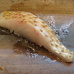 寿司栄 - 輪島産喉黒の炙り