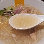 塩生姜らー麺専門店 MANNISH - コッテリスープ