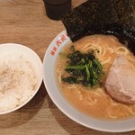 ラーメン六角家 - 料理写真: