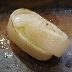 寿司栄 - 平目の縁側