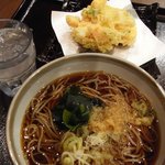 そばうどん處 七福 弁天庵 - 海老かき揚げそば。