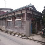 いろは食堂 - 外観、看板ありませんが臭いで分かりました（笑）