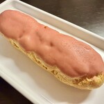 LAWSON - 料理写真:エクレア いちご
