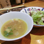 Seiyou Chuubou Renga Tei - スープとサラダ