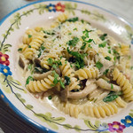 セラフィーノ - パンチェッタときのこクリームフィジッリ