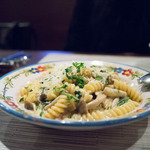 セラフィーノ - パンチェッタときのこクリームフィジッリ