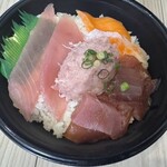 魚丼 - 料理写真: