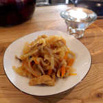 ドゥー・クルール - 〔日替お惣菜〕切り干し大根と蒟蒻の含め煮（￥324）。ごはんが欲しくなる！