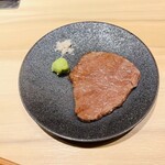 燒肉割烹 YP流 西心齋橋店 - 搭配山葵和岩鹽變換口味享用