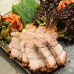 韓国創作料理 Hyeongyeon - 超クリスピーサムギョプサル