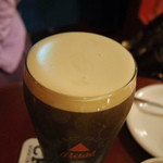 シャムロックの代わりにト音記号を書いてくれた（グラスはバスですが、中身はギネス）