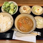 ななら - 「もつ煮込み定食」900円税込み♫