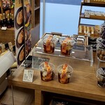 シャトレーゼ - 料理写真:・あわせ醤油みたらしカップ　162円