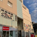 青木屋 - アクレスティ南千住のアーケードを通り抜けます