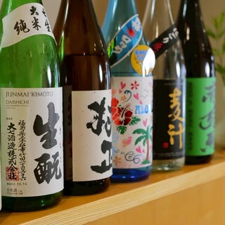 愛媛の地酒と11種類の豊富な日本酒。料理に寄り添う一杯を