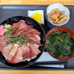 魚々錦 - 料理写真:鰤丼 ¥1800