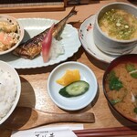 すが井 - 日替わり定食　1000円  秋刀魚一汐焼と特製五目茶碗蒸し