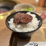 赤身肉じゃんか中目店 - オンザライス