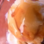 かえる食堂 - シフォンサンデーに途中でカラメルソースをかけていただきました