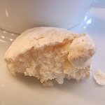 かえる食堂 - コーヒーについてくる焼メレンゲ