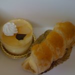 Katoru Karu - 洋ナシのケーキとクリームコロネ