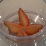 レストラン サンパウ - 苺に、スイートワイン