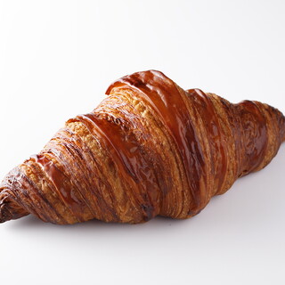 ★職人が一つひとつ丁寧に焼き上げる新感覚スイーツクロワッサン
