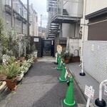らーめん 玄 - 突き当たりを右です