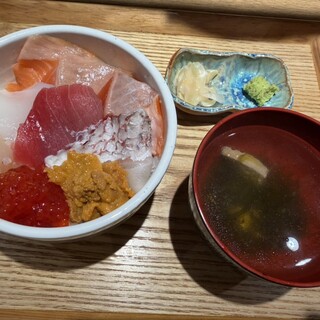 立ち食い海鮮丼 みこ食堂_1