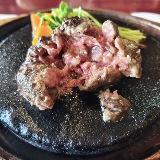 炭焼き溶岩ハンバーグ 牛匠_1