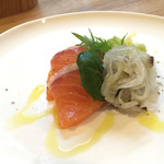 HELIX - サーモンのマリネ　少な目