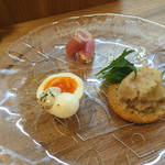 HELIX - 前菜三種盛り１人用（￥680くらい）