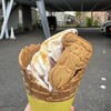デ カルネロ カステ - 料理写真:濃厚バニラ＆ロイヤルショコラ　ミックス　Waffle cone \680