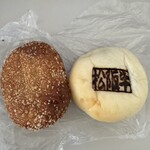 コイサンベーカリー - 料理写真:ステーキビーフカレーパン\313・松阪牛すき焼きパン\421