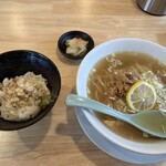 らーめん 八芯 - 鯛塩らーめん750円、鯛ほぐし身わさび(追い飯)350円
