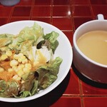 Bistro ハンバーグ - ラムステーキダブル240g 2200円付け合わせのサラダ、スープ（2026年4月）