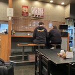 市松 - カウンターは三席？