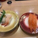 回転寿し トリトン - 料理写真: