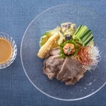 聚景園 - 料理写真:【6-9月】和牛スタミナ冷麺（玉子麺）