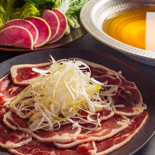 こだわりの食材を使用した『出汁しゃぶ』や『鉄板焼き』をどうぞ