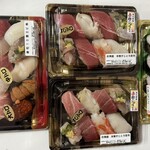 角上魚類 - 料理写真:赤羽駅でテイクアウトのお寿司と言ったら角上魚類 
