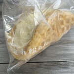 小松パン店 - バナナクリームのパン