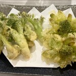 天ぷら居酒屋 天ち。 - ふきのとう 2ヶ 500円
たらの芽 6ヶ 900円