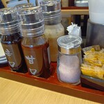 とんかつ神楽坂さくら - 卓上調味料