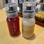 とんかつ神楽坂さくら - ドレッシングは２種類