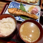炭火焼専門食処 白銀屋 - 