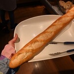 ドンク - 料理写真:バゲット　税抜360円